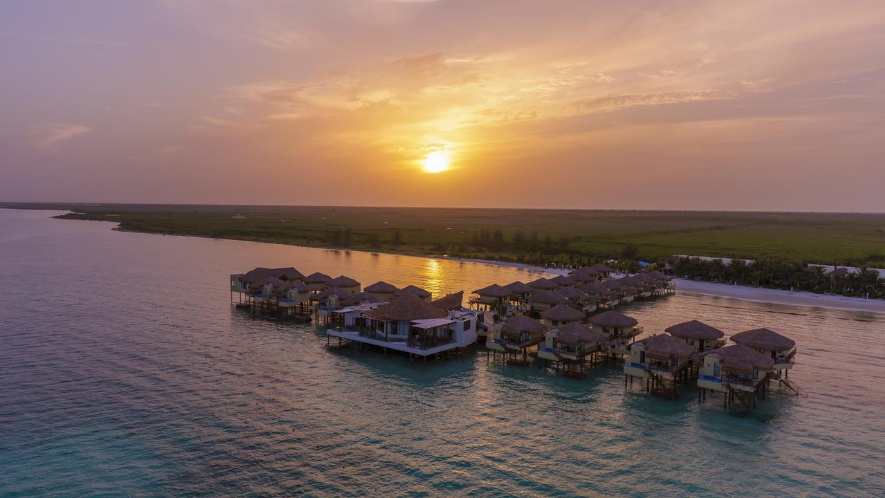 Palafitos Overwater Bungalows El Dorado Maroma - Adults Only Playa del Carmen Exterior photo